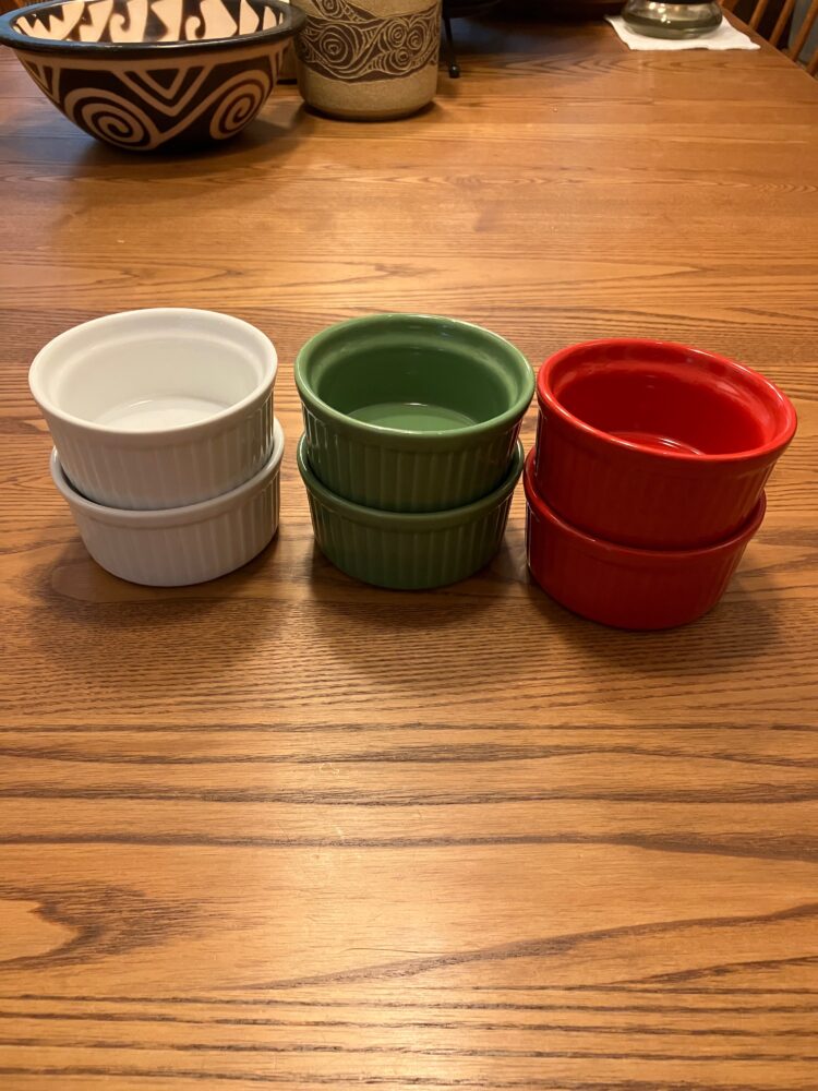 6 Christmas ramekins