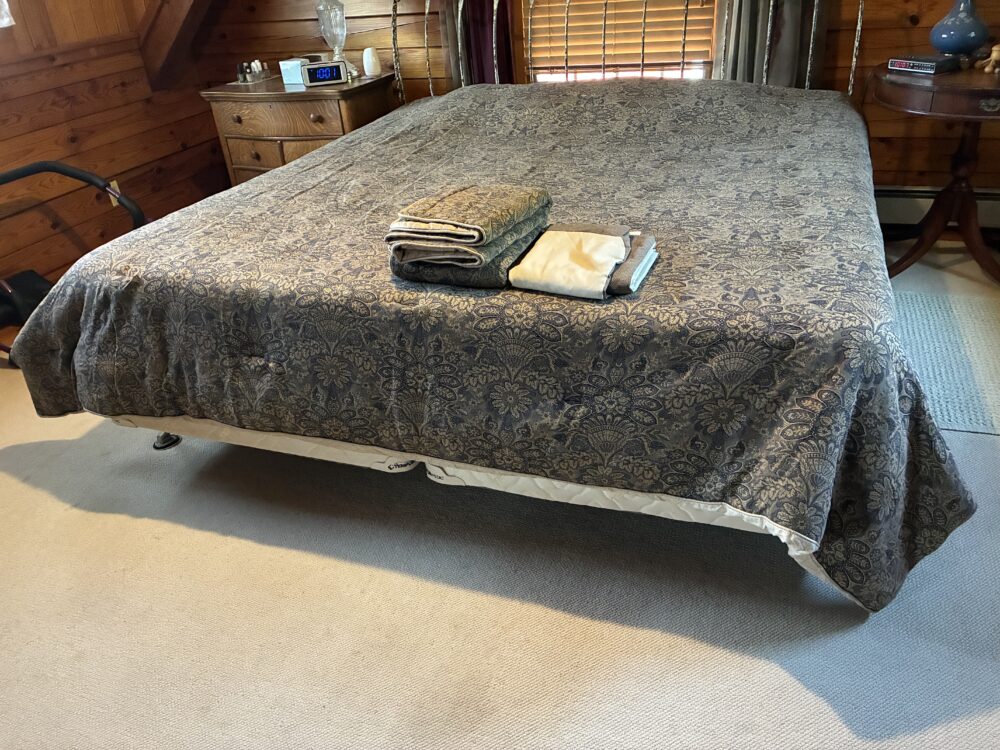 King Winter weight 4 pc Bed cover set